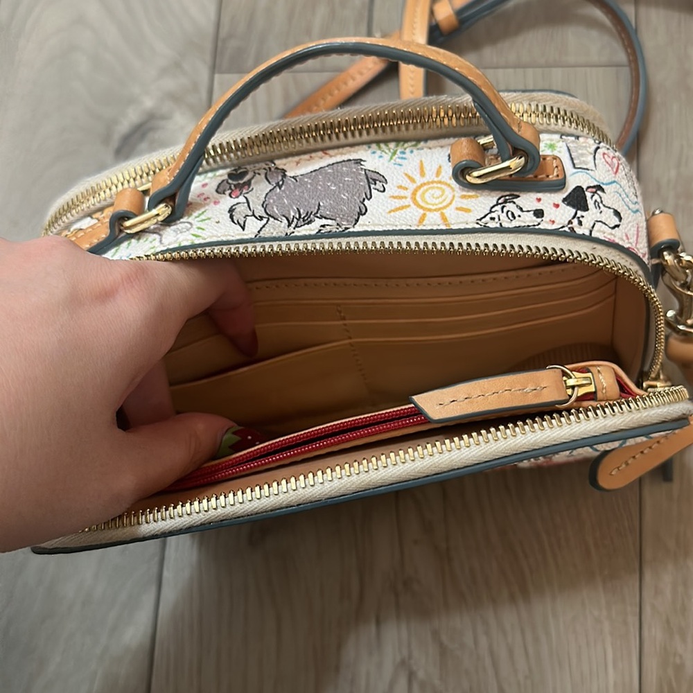 Dooney & Bourke Disney Dogs Crossbody Bag 🐶 - Picture 7 of 8